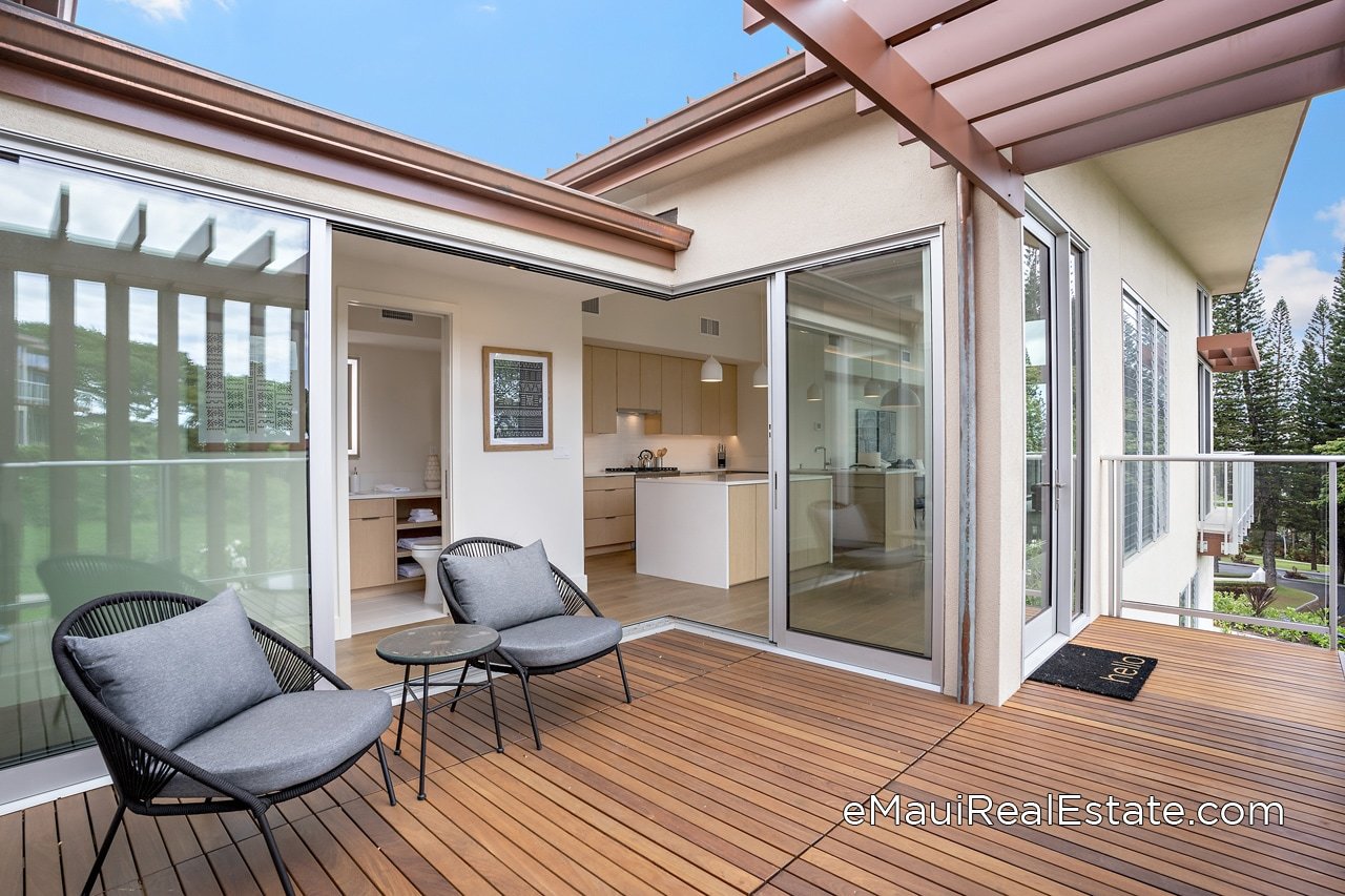 Example of the stylish courtyard entry at an A floor plan condo at Makali'i Wailea