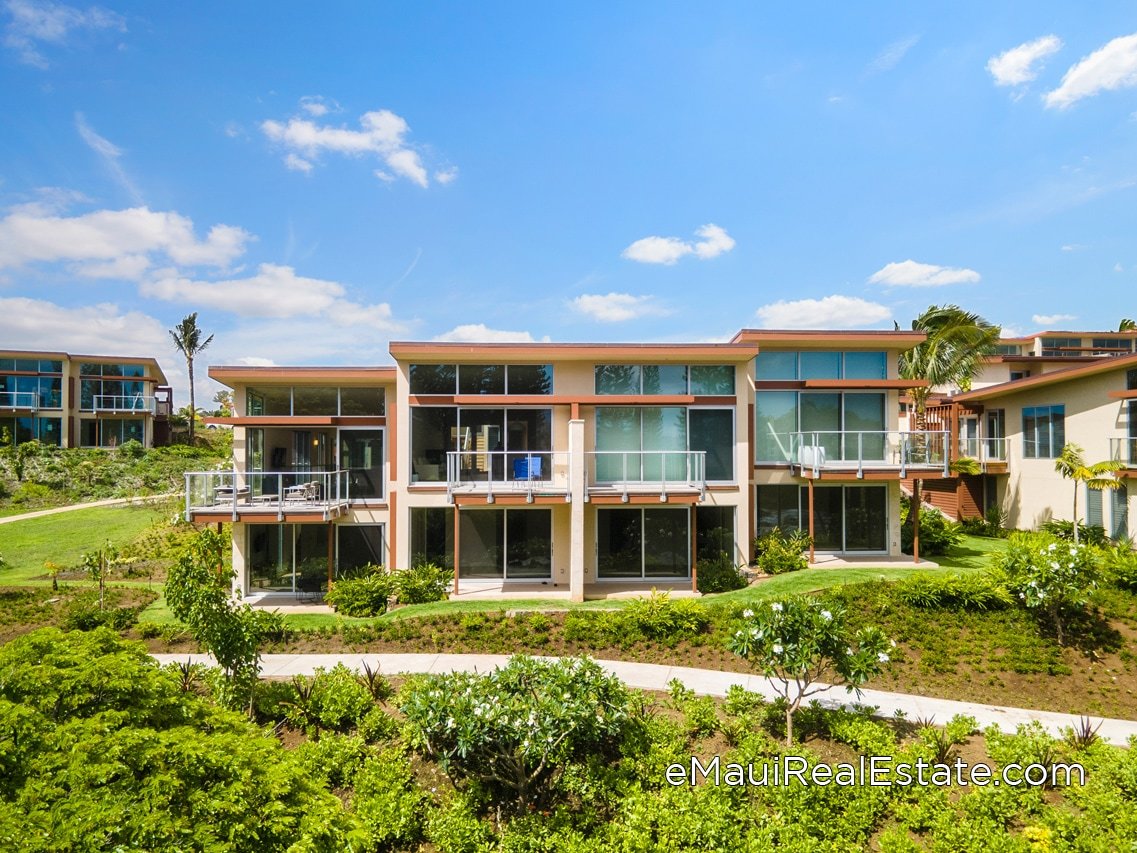 Each building at Makali'i has 4 units which are townhome style