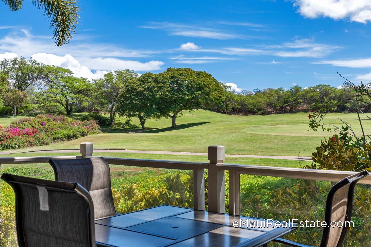 Many of the units have views looking across the golf course which wraps around 3 sides of the community