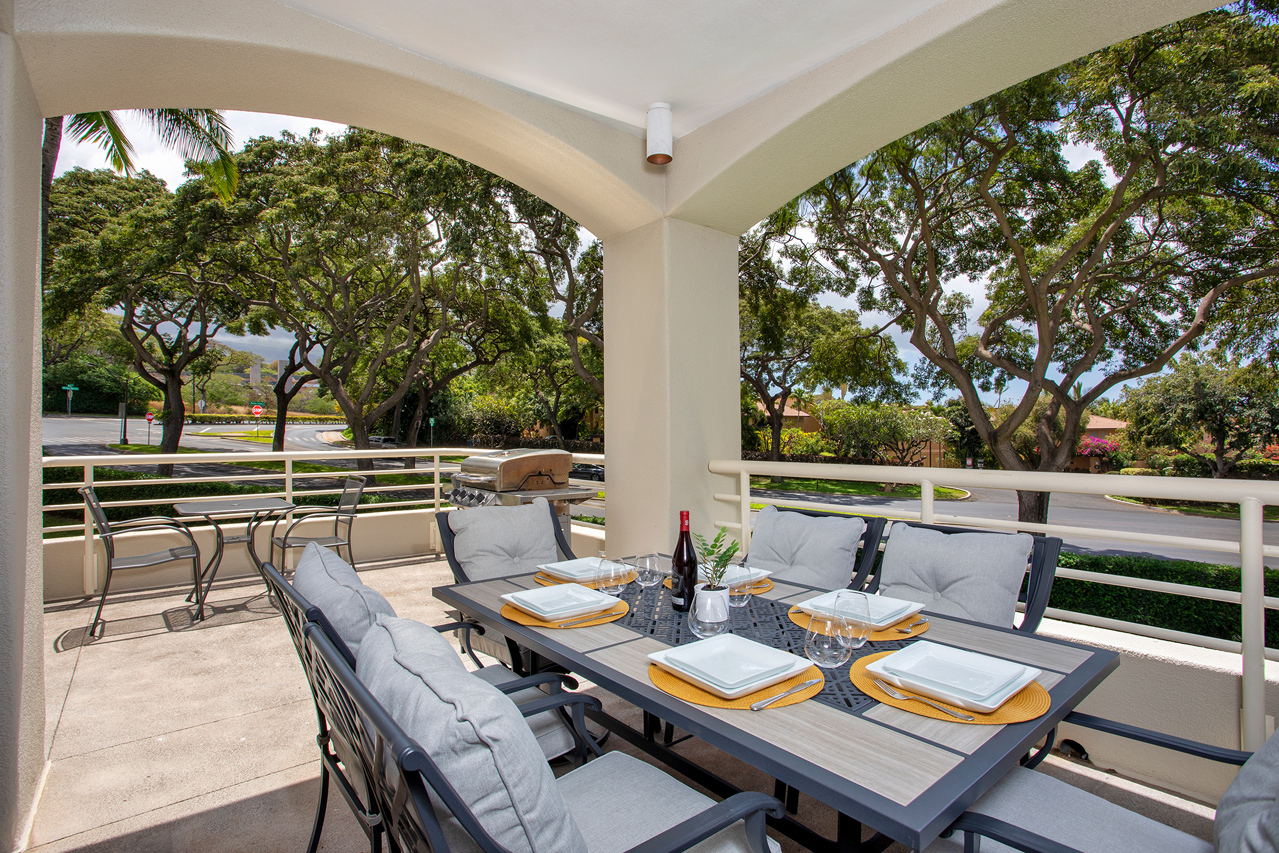 Outdoor Dining on the Lanai: 