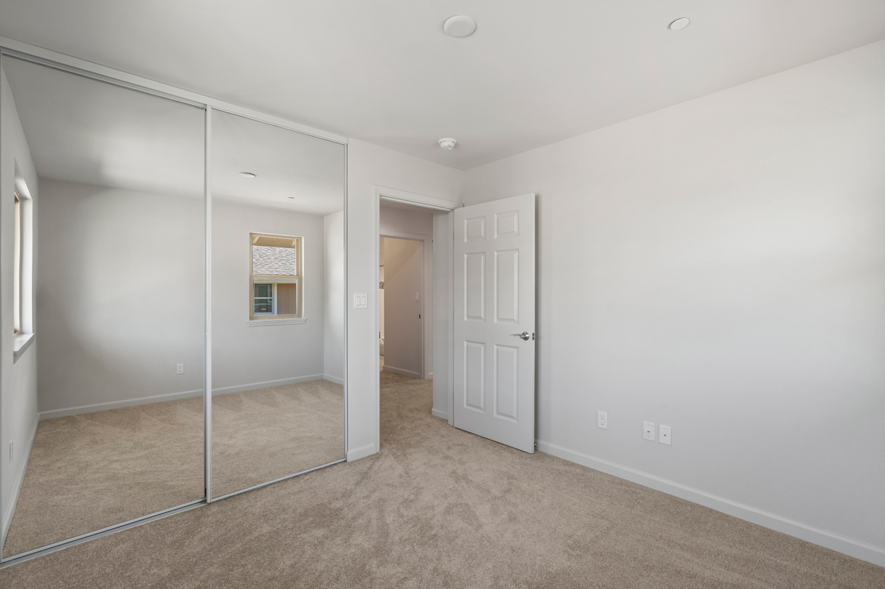 Bedroom 3: 